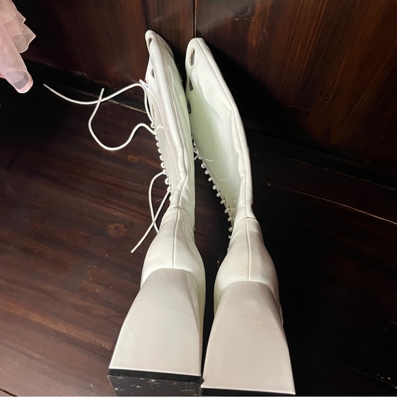 Sugar Thrillz Heart Walk Over You Platform Boots White - Picture 11 of 12